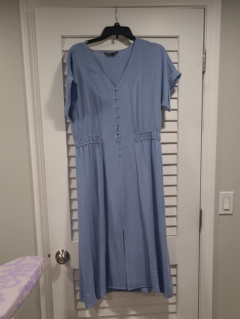 Simply Vera Vera Wang Light Blue V-Neck Midi Dress with Button Front
